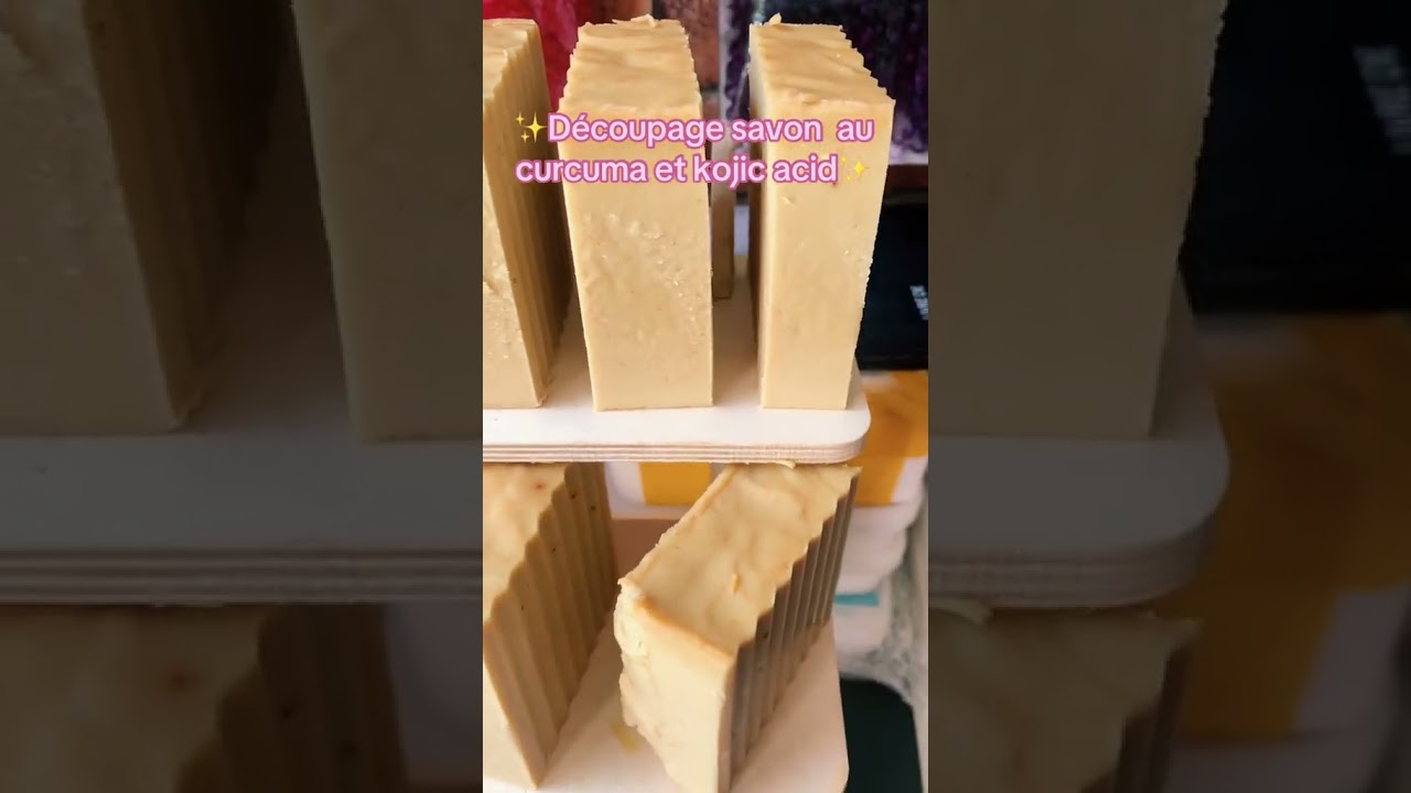 Savon naturel curcuma et kojique acide disponible Chabinehairstore.com #skincare #savoncurcuma