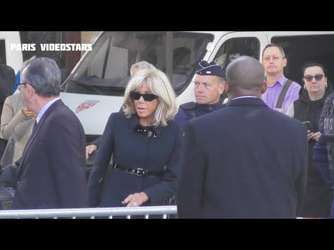La 1ere dame Brigitte Macron arrive aux Obsèques de Nathalie Baye à Paris le 24 avril 2026 
