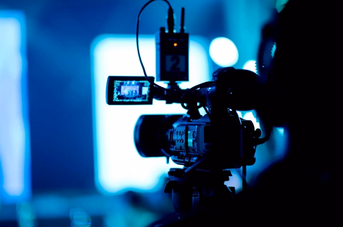 MCETV : La chaîne incontournable du divertissement digital