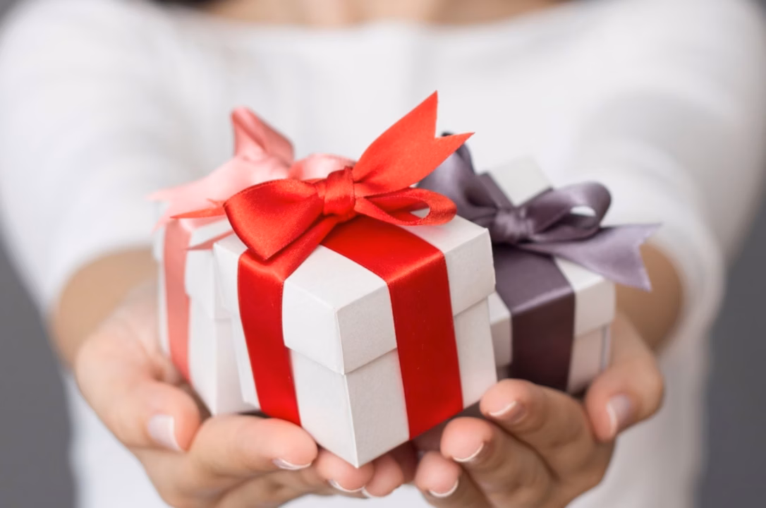 Noces de plomb : la symbolique et nos idées de cadeaux